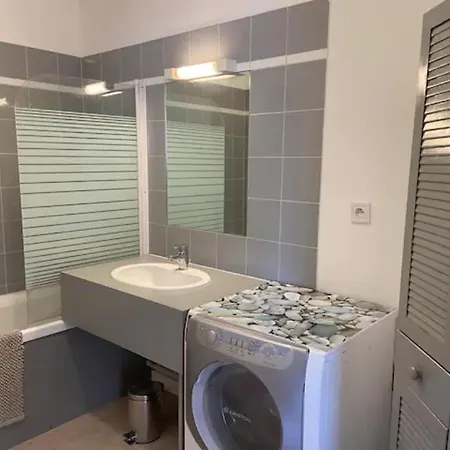 Apartment Centre-ville Au Calme Grand T2 Avec Terrasse La Rochelle (Charente-Maritime)