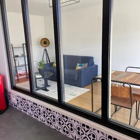 Centre-ville Au Calme Grand T2 Avec Terrasse * לה רושל