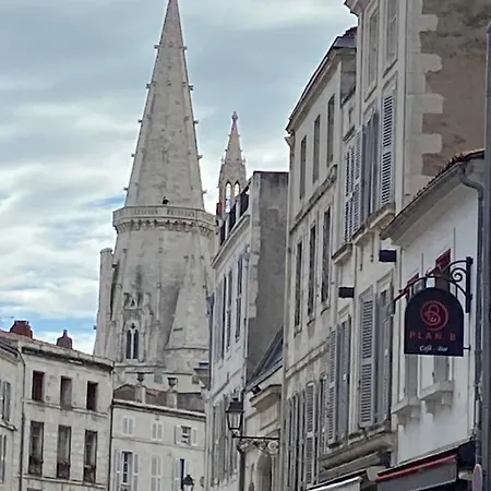 Centre-ville Au Calme Grand T2 Avec Terrasse Apartman La Rochelle