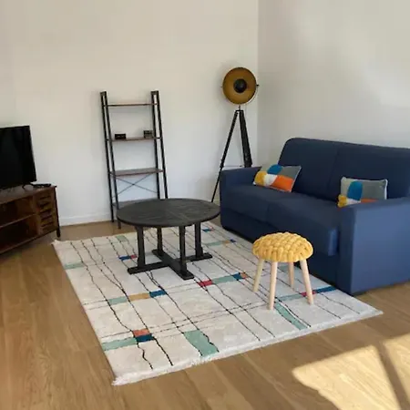 Centre-ville Au Calme Grand T2 Avec Terrasse * לה רושל