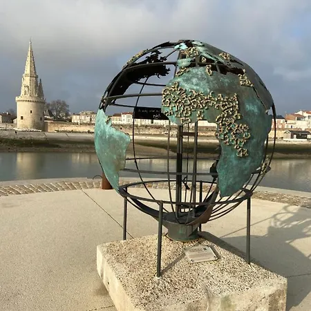 Centre-ville Au Calme Grand T2 Avec Terrasse Apartman *