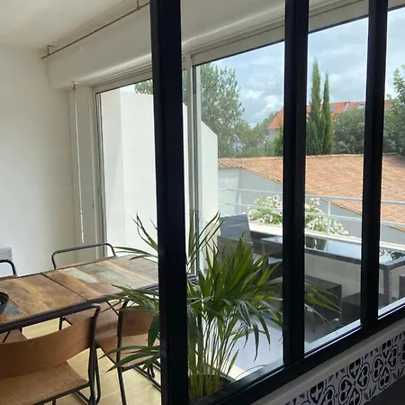 דירה Centre-ville Au Calme Grand T2 Avec Terrasse לה רושל