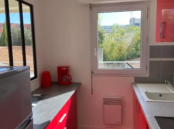 Centre-ville Au Calme Grand T2 Avec Terrasse