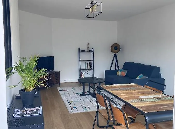 Centre-ville Au Calme Grand T2 Avec Terrasse ラ・ロシェル