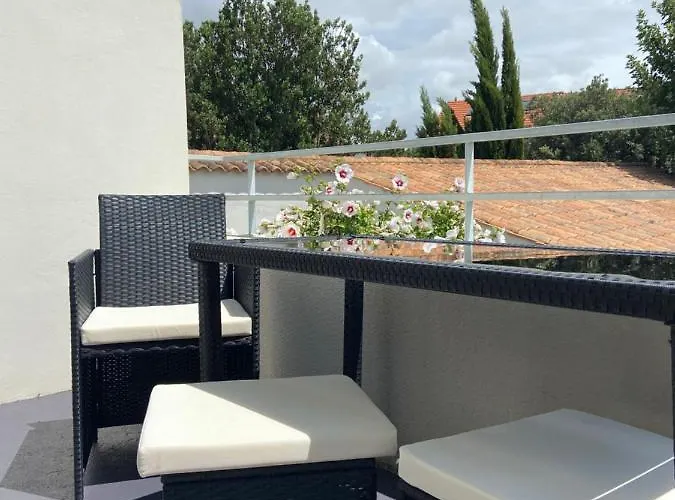 Centre-ville Au Calme Grand T2 Avec Terrasse アパート